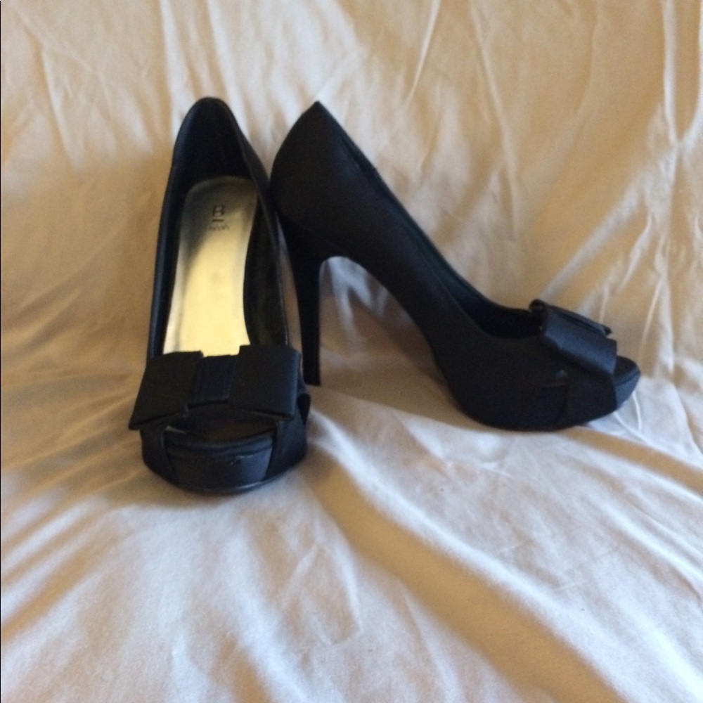 Black peep toe heels